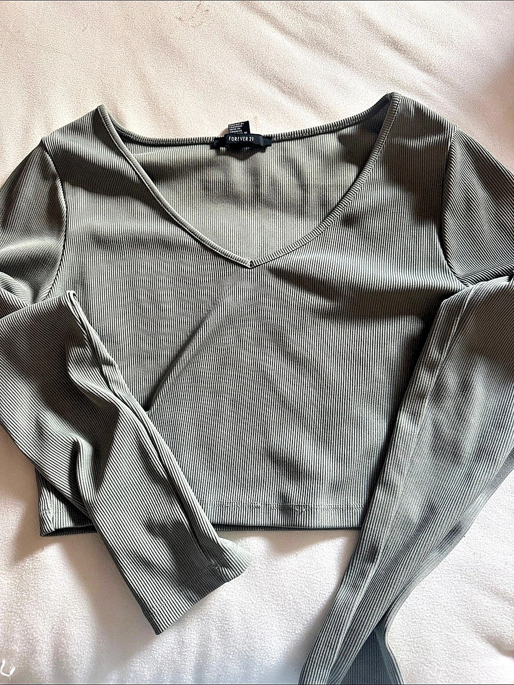Forever 21 Ribbed V-Neck Long-Sleeve Crop Top